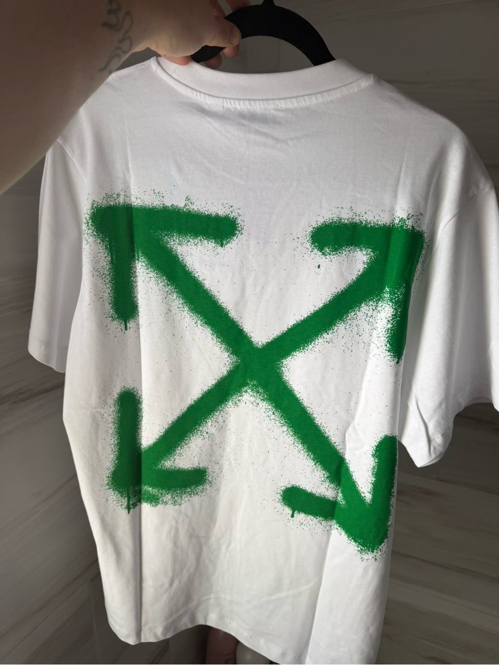 Off-White White Short-Sleeve Tee with Green Spray Arrow Motif